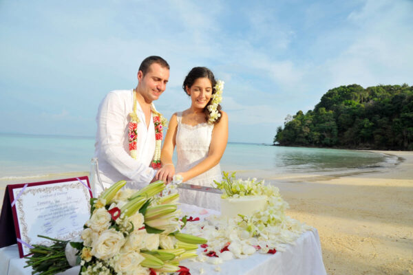 Phi Phi Thai Ceremony Marriage : Tamara + Jose