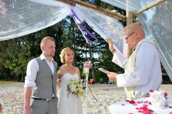 Long Beach Lutheran Marriage : Minna + Patrik
